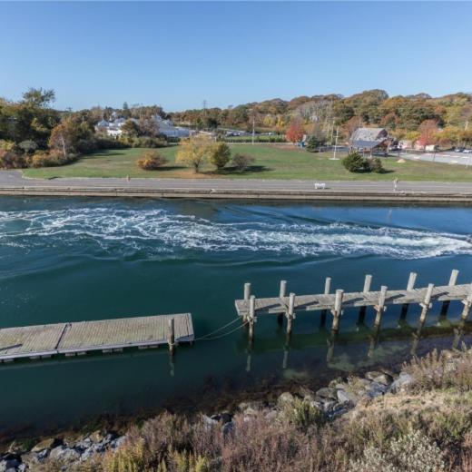 Canoe Place Waterfront Residences Hampton Bays Exterior photo